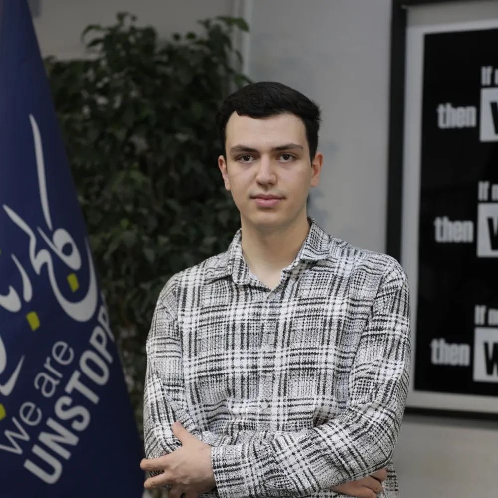 محمد مهدی عشقی مدرس کالج زبان علی پور